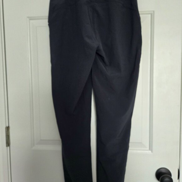 Women's Under Armour loose fit tech pant NWT - Picture 2 of 3